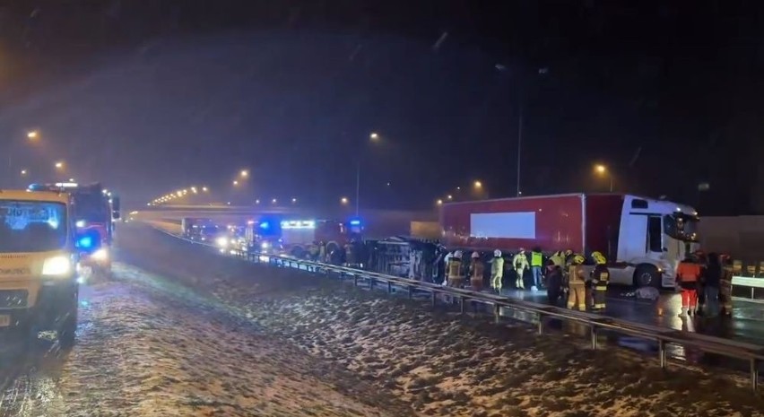 Wypadek na trasie S7 w Skurowie