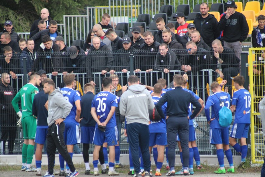 Kibice Unii Tarnów na stadionie Wieczystej Kraków...