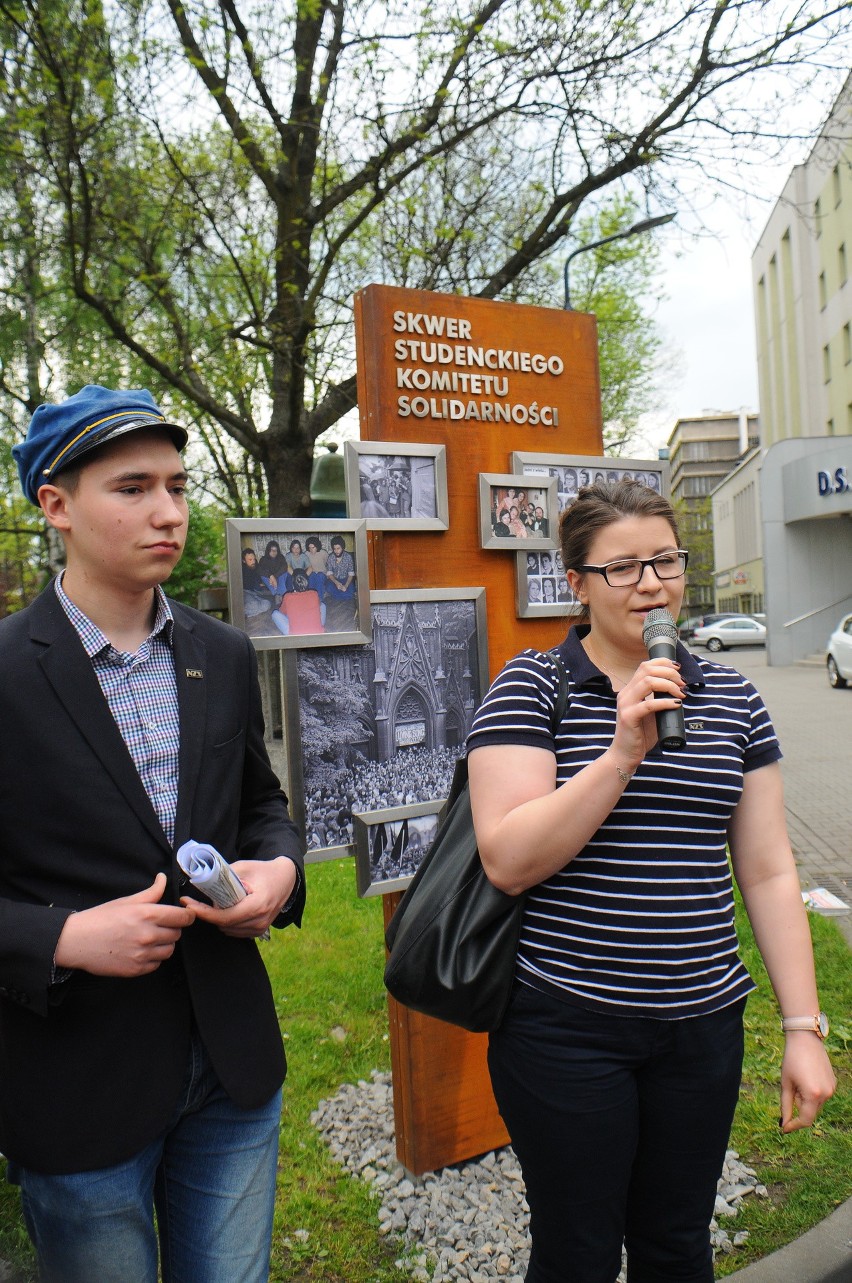 Byli opozycjoniści mają w Krakowie swój skwer. Będzie przypominał o ich działalności [ZDJĘCIA]