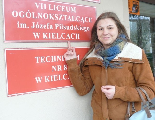 Treningi z powodzeniem godzi z nauką w VII Liceum Ogólnokształcącym imienia Józefa Piłsudskiego w Kielcach. Jest w drugiej klasie. 