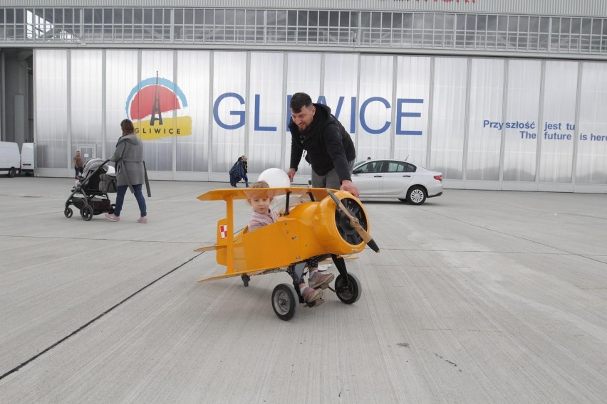 Otwarciu Gliwickiego Centrum Edukacji Lotniczej towarzyszyły...