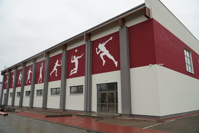 Nowa hala sportowa w Gubinie wygląda prawie na gotową. W kwietniu można spodziewać się oficjalnego otwarcia.