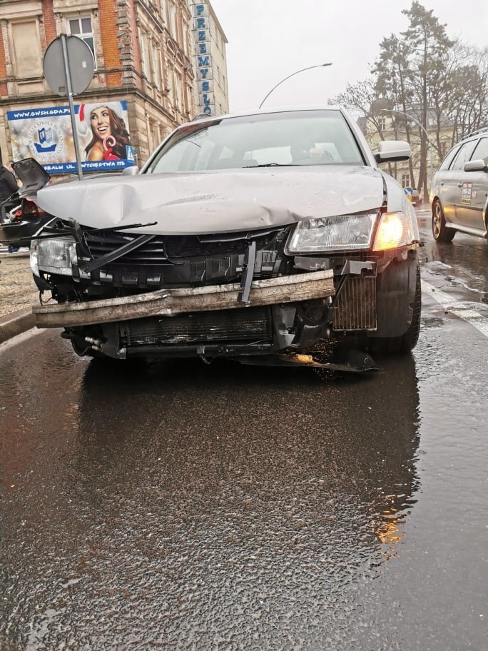 W godzinach popołudniowych doszło do kolizji dwóch...