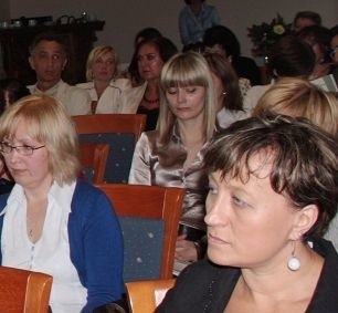 Na konferencji zorganizowanej przez Wojewódzki Urząd Pracy zastanawiano się, jak dostosować naukę w szkołach zawodowych do potrzeb rynku pracy. Na pierwszym planie: Beata Wachowiak z kuratorium.