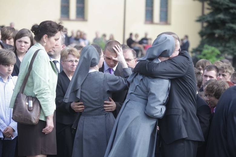 Pożar w Jastrzębiu: Ofiary spoczęły w rodzinnym grobie [ZDJĘCIA]