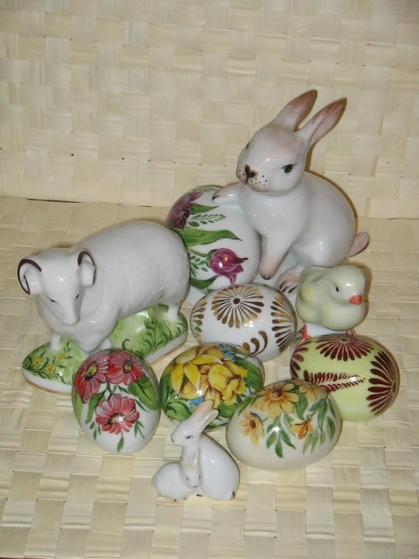 Kolekcja porcelanowych prezentów wielkanocnych z Ćmielowa jak co roku obfituje w pisanki, zające, kurczaczki itp