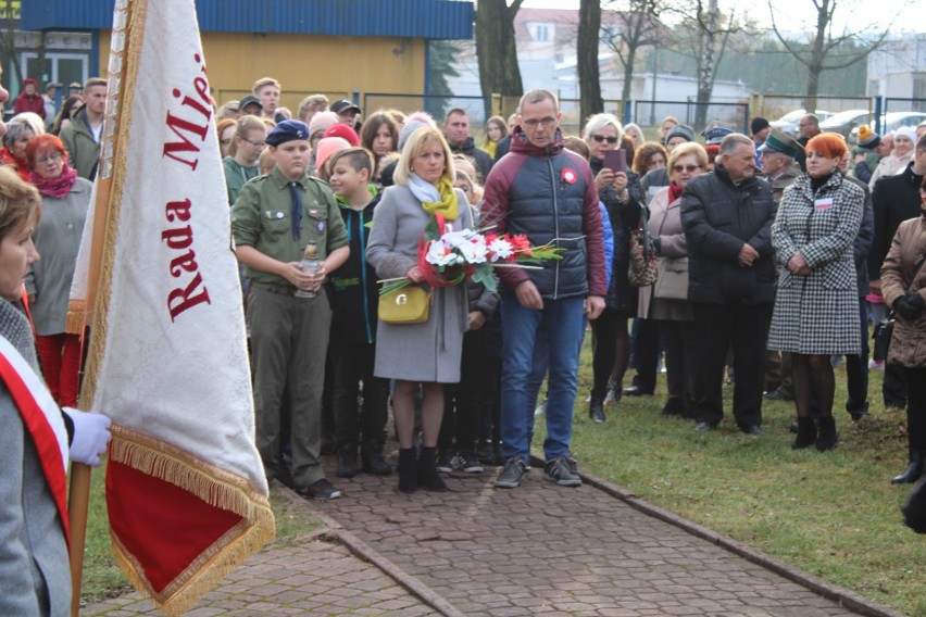 Mieszkańcy gminy Stąporków tłumnie w uczcili 101. rocznicę odzyskania niepodległości [ZDJECIA]