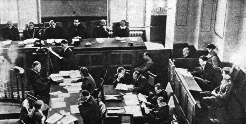 Sala rozpraw w czasie procesu Amona Götha, Kraków, 1946 r.