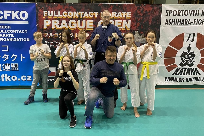 Cztery miejsca na podium w zagranicznym turnieju – karatecy SKSW Skarżysko-Kamienna walczyli na turnieju w czeskiej Pradze [ZDJĘCIA]