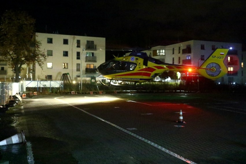 Helikopter LPR ladował przy ul. Sołtysowickiej we Wrocławiu....
