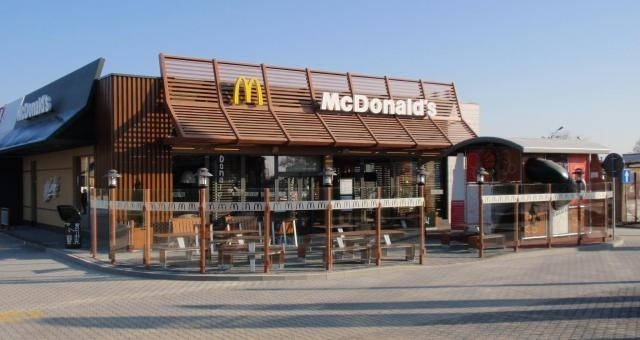 Trwa Euro szaleństwo. Z okazji promocji wielu kibiców wybiera się ddo restauracji McDonalds. Sa kupony.