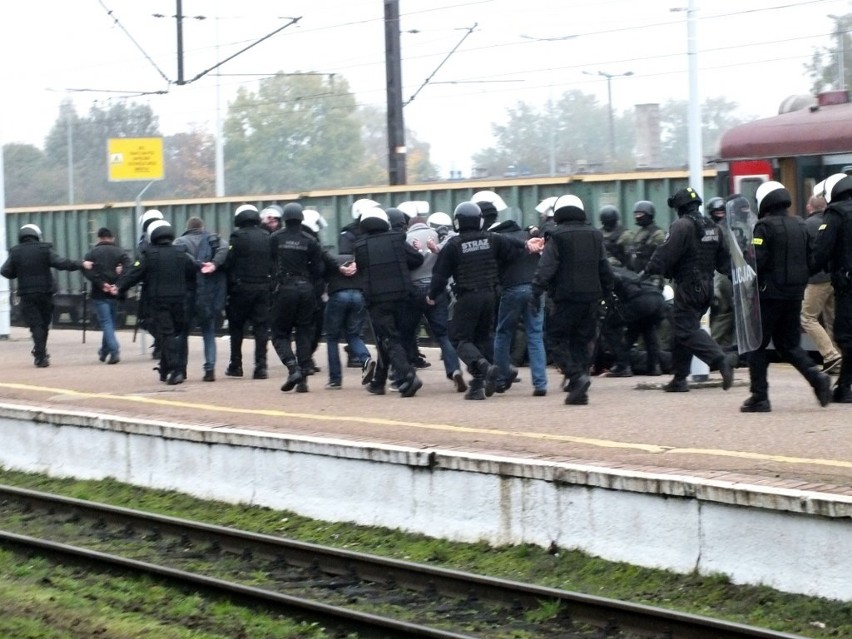 Awantura na dworcu PKP w Koszalinie. Ćwiczenia policji i...