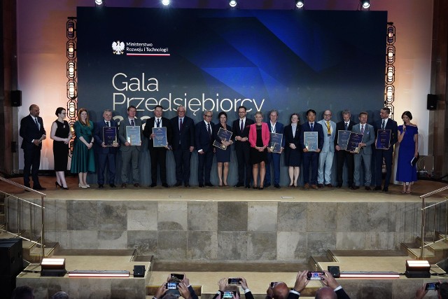 Ministerstwo Rozwoju i Technologii wręczyło wręczyło nagrody „Polonica Progressio”. Z inicjatywy ministra Waldemara Budy nagrodzono wysiłki przedsiębiorców działających na rzecz rozwoju gospodarczego i społecznego Polski.