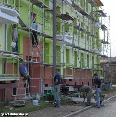 - Miasto powinno pamiętać o budowie tanich mieszkań - przypominają radni (fot. Krzysztof Kubasiewicz)