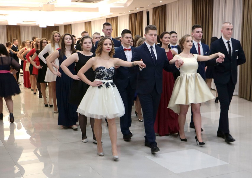 Ponad dwieście osób bawiło się w Hotelu Rudnik na balu...