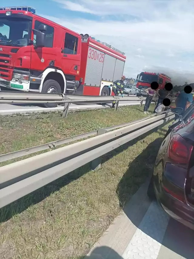 Do karambolu doszło na 136 kilometrze autostrady A4 w stronę Wrocławia.