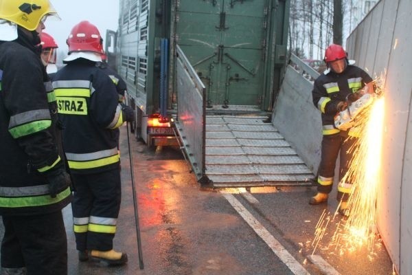 Wypadek ciezarówki w Cminsku