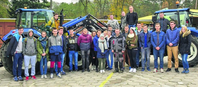 Przyszli technicy agrobiznesu będą się teraz uczyć zawodu na nowoczesnych maszynach.