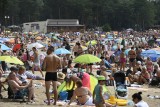 Świętokrzyska Ibiza bije rekordy popularności. Tłumy w wodzie i na plaży w Sielpi [WIDEO, ZDJĘCIA]