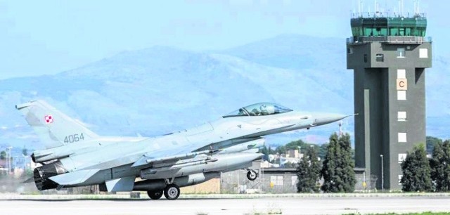 W trakcie manewrów „Trident Juncture 2015” wielozadaniowe samoloty F-16 z 32. Bazy Lotnictwa Taktycznego w Łasku bazują na sycylijskim lotnisku w Trapani