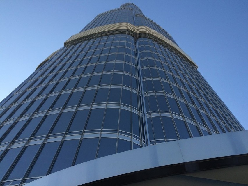 Stojąc na 124 piętrze Burj Khalifa ciągle nie widać szczytu...