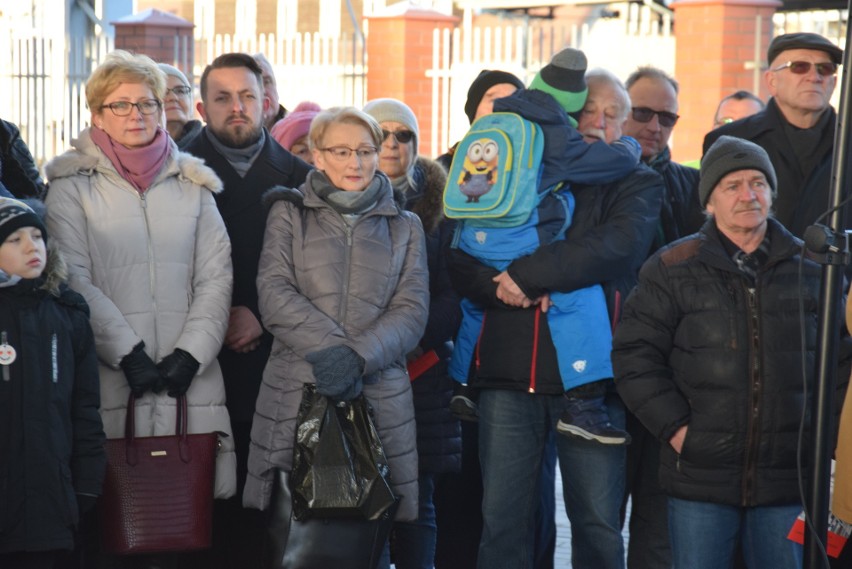 Odsłonięcie płyty pamiątkowej w hołdzie dla Sławomira Pajora w Zintegrowanym Centrum Przesiadkowym [ZDJĘCIA]