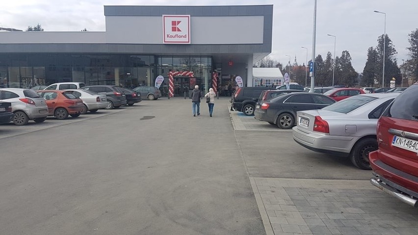 Nowy Sącz. Otwarcie sklepu Kaufland przy Bulwarze Narwiku [ZDJĘCIA] |  Gazeta Krakowska