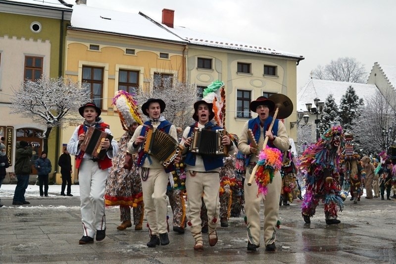 Żywiec: jukace, dziady żywieckie przeszły ulicami miasta [ZDJĘCIA]