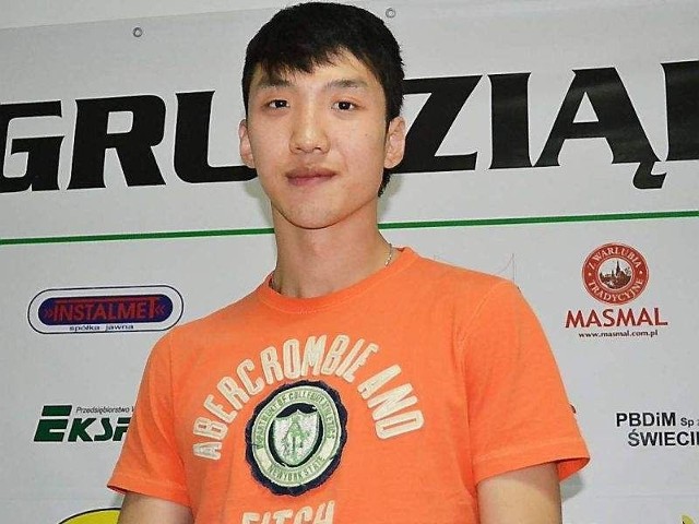 Li Bochao (Olimpia/Unia) w turnieju dał się poznać jako zawodnik walczący fair. W piłce meczowej przyznał, że punkt należał się rywalowi. I tak wygrał, ale o zwycięstwo walczył dłużej.