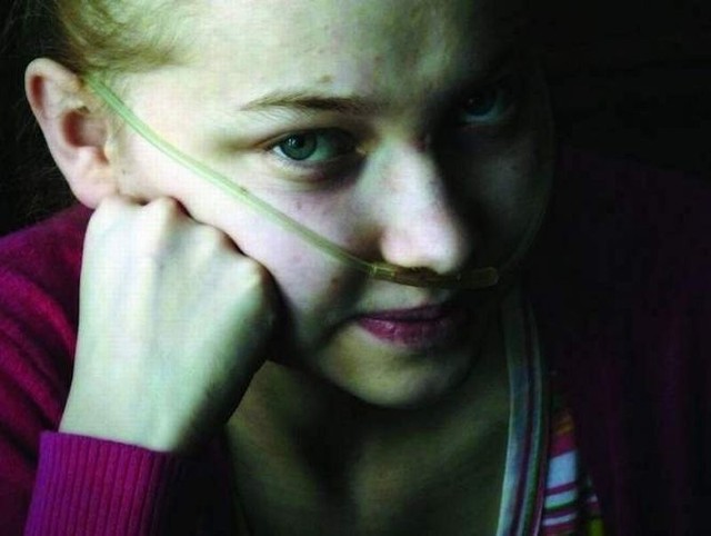 Karolina Szychulska, 19-latka z Zadusznik w gminie Wielgie, choruje na mukowiscydozę od dziecka. (fot.