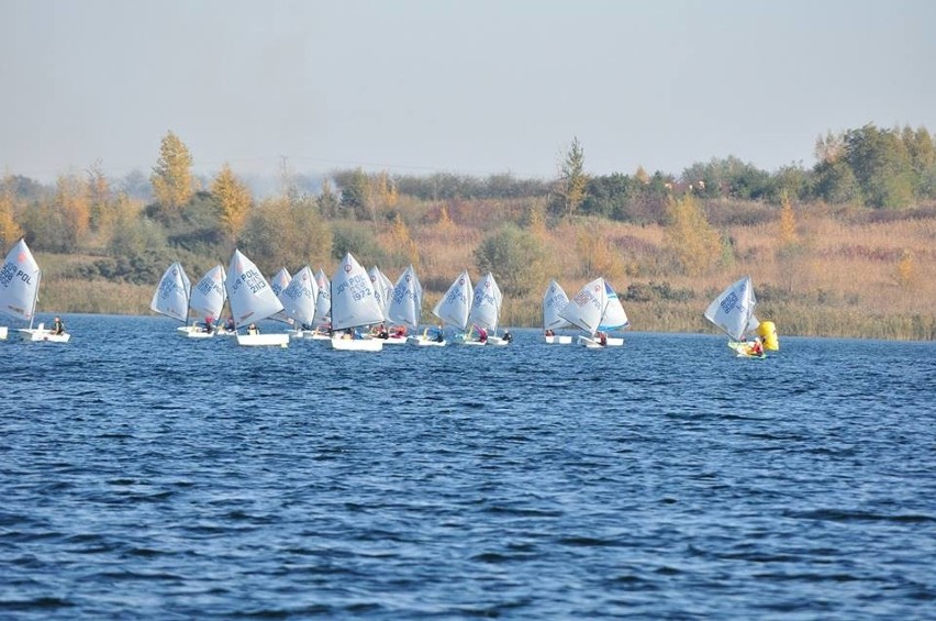 Najmłodsi żeglarze walczyli o trofea na Jeziorze Tarnobrzeskim