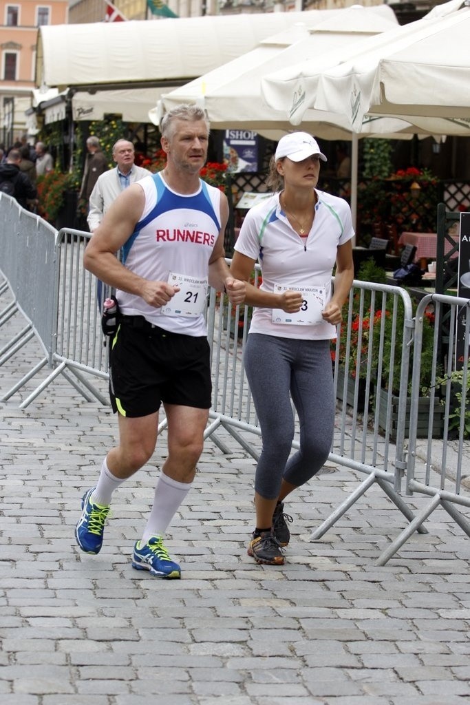 Maraton Wrocław - ZDJĘCIA - zawodnicy z numerami 1 - 200