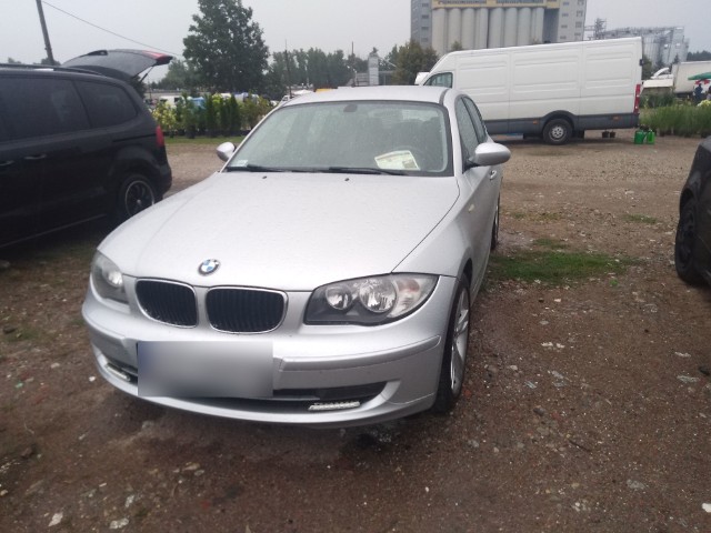 Marka: BMWModel: 116IPojemność silnika: 1.6Typ silnika: BENZYNARok produkcji: 2003Cena: 18 000 PLN