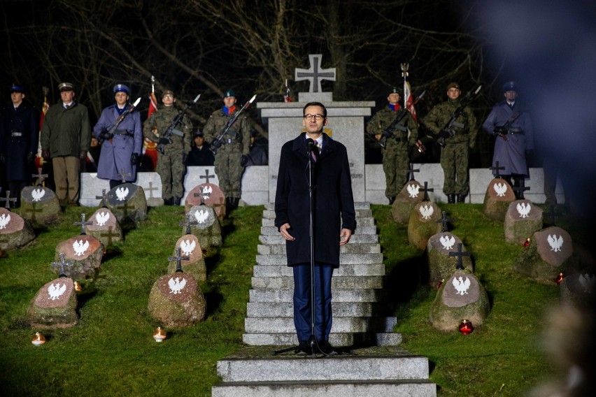 Premier Mateusz Morawiecki w Kopnej Górze. Wziął udział w uroczystościach upamiętniających Powstańców Listopadowych (zdjęcia)