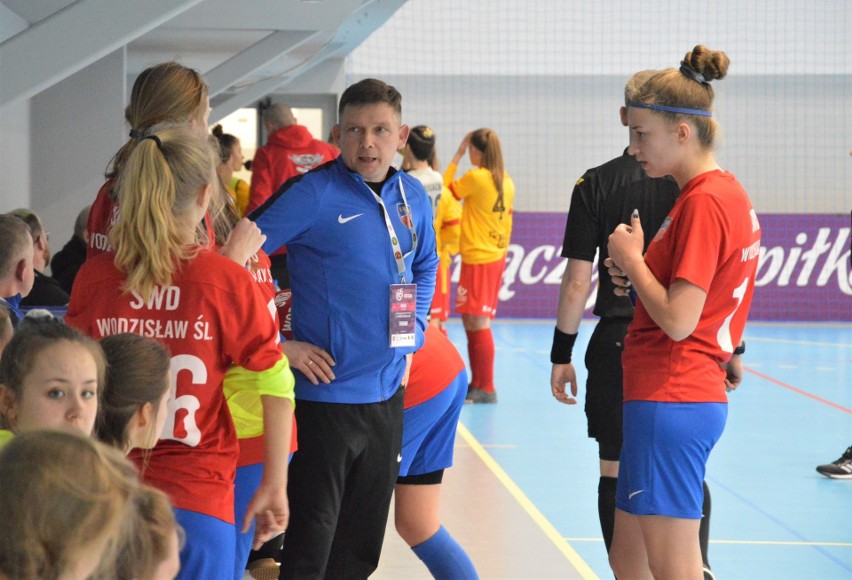 Futsal dziewcząt. Wierzbowianka gromi na inaugurację. Porażka FSA Kraków