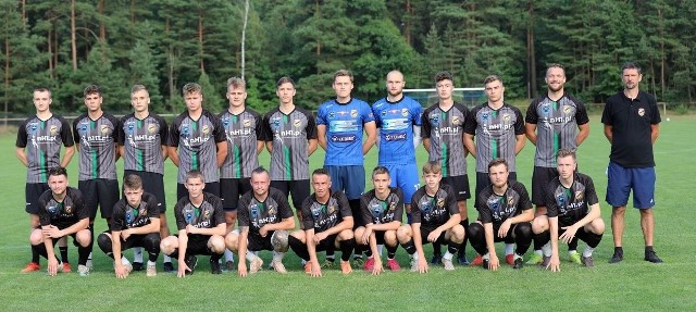 Wyjazdowym meczem z Klimontowianką PBI Klimontów Star Starachowice rozpoczyna w niedzielę sezon w czwartej lidze.