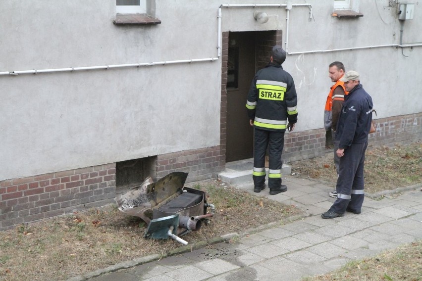 Wrocław: Wybuch pieca w bloku na Mieleckiej. Trzy osoby są ranne. W tym dziecko