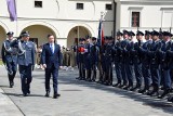 Areszt Śledczy w Kielcach otrzymał sztandar. Nadał mu go minister sprawiedliwości, Zbigniew Ziobro. Zobaczcie film i zdjęcia z uroczystości