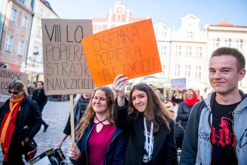 Uczniowie poznańskich szkół wyszli w poniedziałek na ulice...