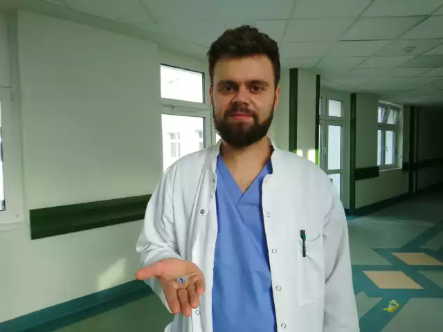 Doktor nauk medycznych Jakub Spałek jest absolwentem Wydziału Lekarskiego Uniwersytetu Medycznego w Lublinie. W Świętokrzyskim Centrum Onkologii pracuje od 2017 roku.