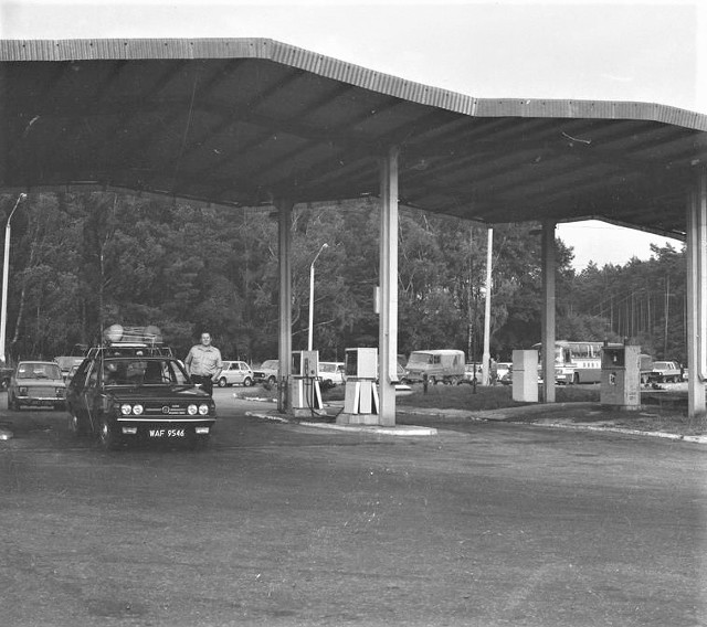 Stacja benzynowa w czasach PRL