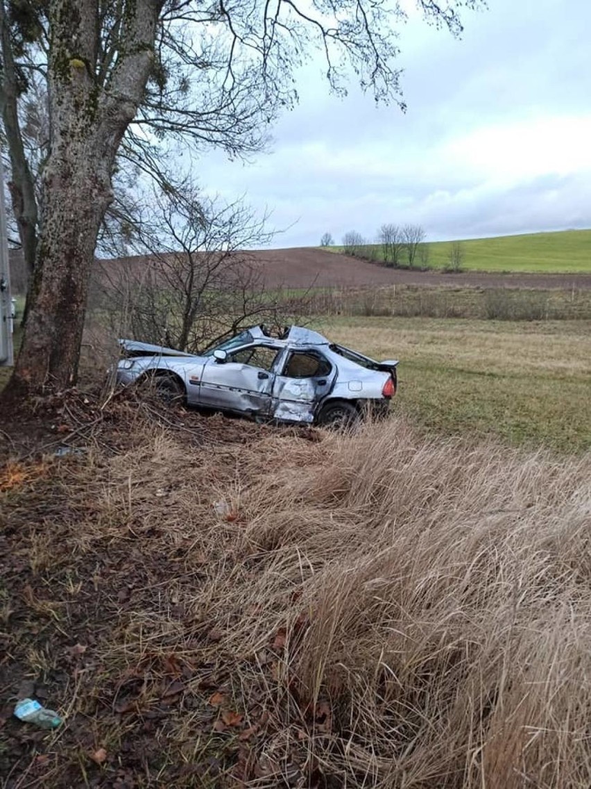 Wypadek na trasie Liniewo - Orle. Nie żyje 19-letnia pasażerka. Zmarła w szpitalu w Gdańsku