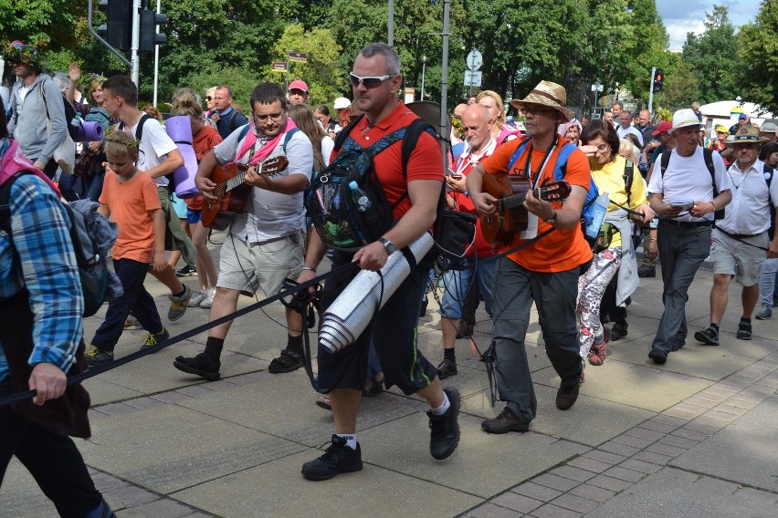 Pielgrzymka Krakowska dotarła na Jasną Górę [ZDJĘCIA]