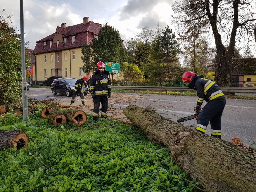 Strażacy mają pełne ręce roboty, od bardzo wczesnych godzin...