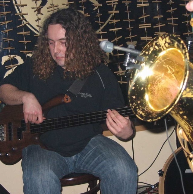 Marcin Mulewski, basista DrobJAZZgu