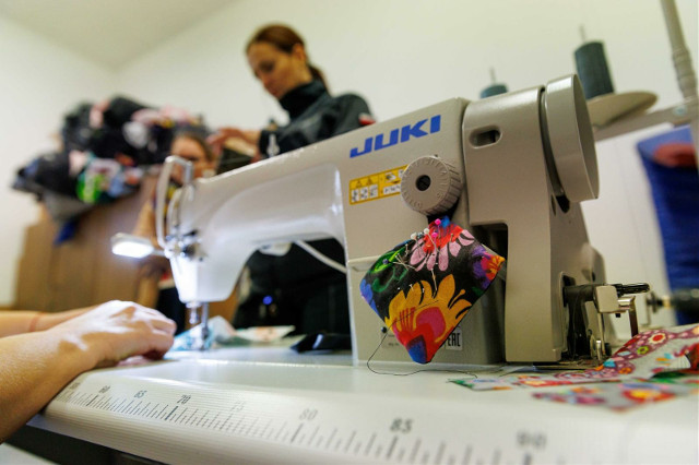 Z aresztu do szpitala. Osadzone uszyły 250 poduszek do karmienia wcześniaków
