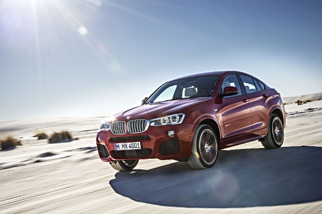 BMW X4 (średnie zużycie paliwa 8,3-5,0 l/100 km, emisja CO2 193-131 g/km), pierwsze coupe sportowo-aktywne (SAC, Sport Activity Coupe) w segmencie średnim premium; Fot: BMW