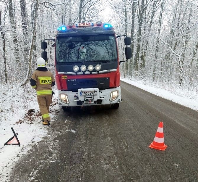 Dachowanie nissana pod Opolem.