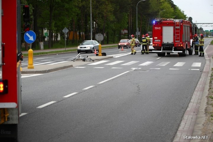 Potrącenie rowerzysty w Stalowej Woli, mężczyzna został ranny (ZDJECIA)