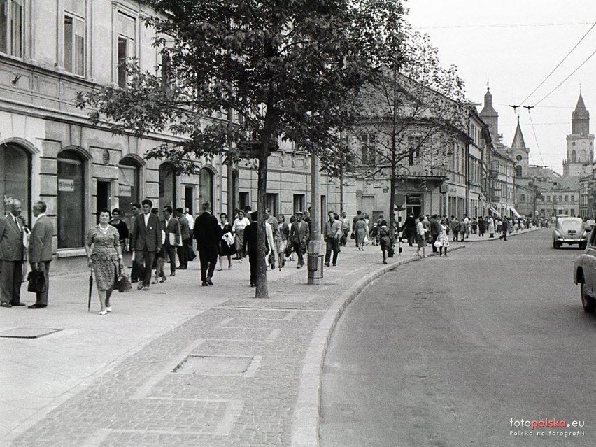 Modna stylizacja na co dzień? Weź przykład od mieszkańców woj. lubelskiego z drugiej połowy XX wieku. Zobacz wyjątkowe i codzienne kreacje